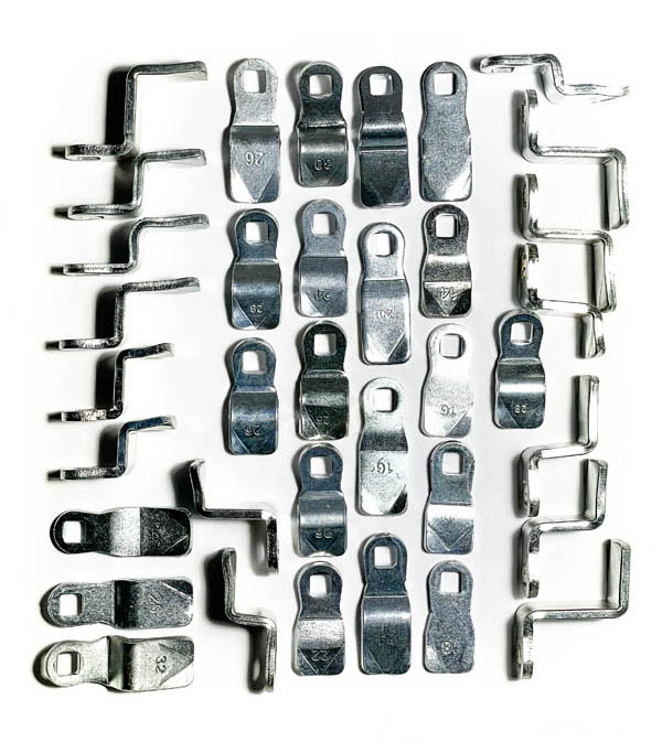 Mechanical locking, adaptation to the door construction